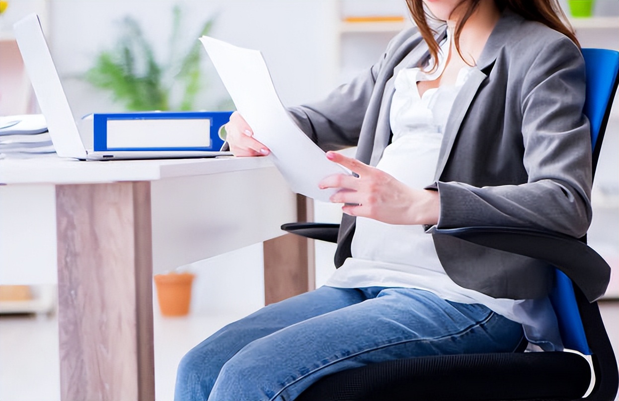 女子刚签完合同就怀孕,老板吓的连夜注销公司,女子:老板玩不起