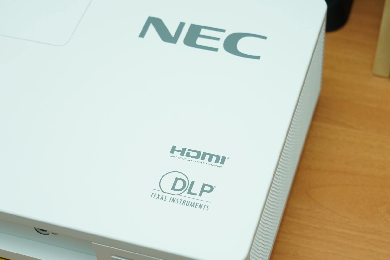 激光投影和nec投影仪哪款最好,necrgb激光投影机