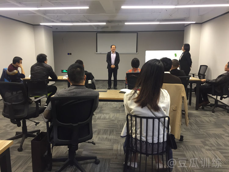 三秒留人七秒定位,演讲控场活跃气氛话术