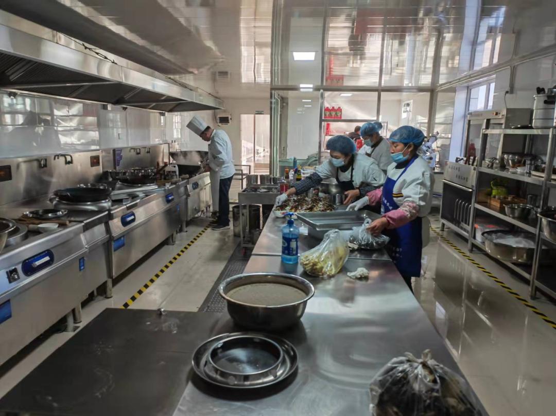 新春走基层美食,新春走基层农家年货中的幸福感