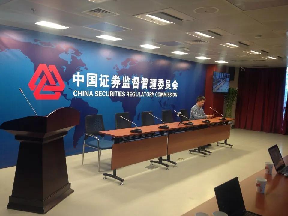 a股创业板指数会不会继续下跌,a股三大指数低开创业板指跌1.17%