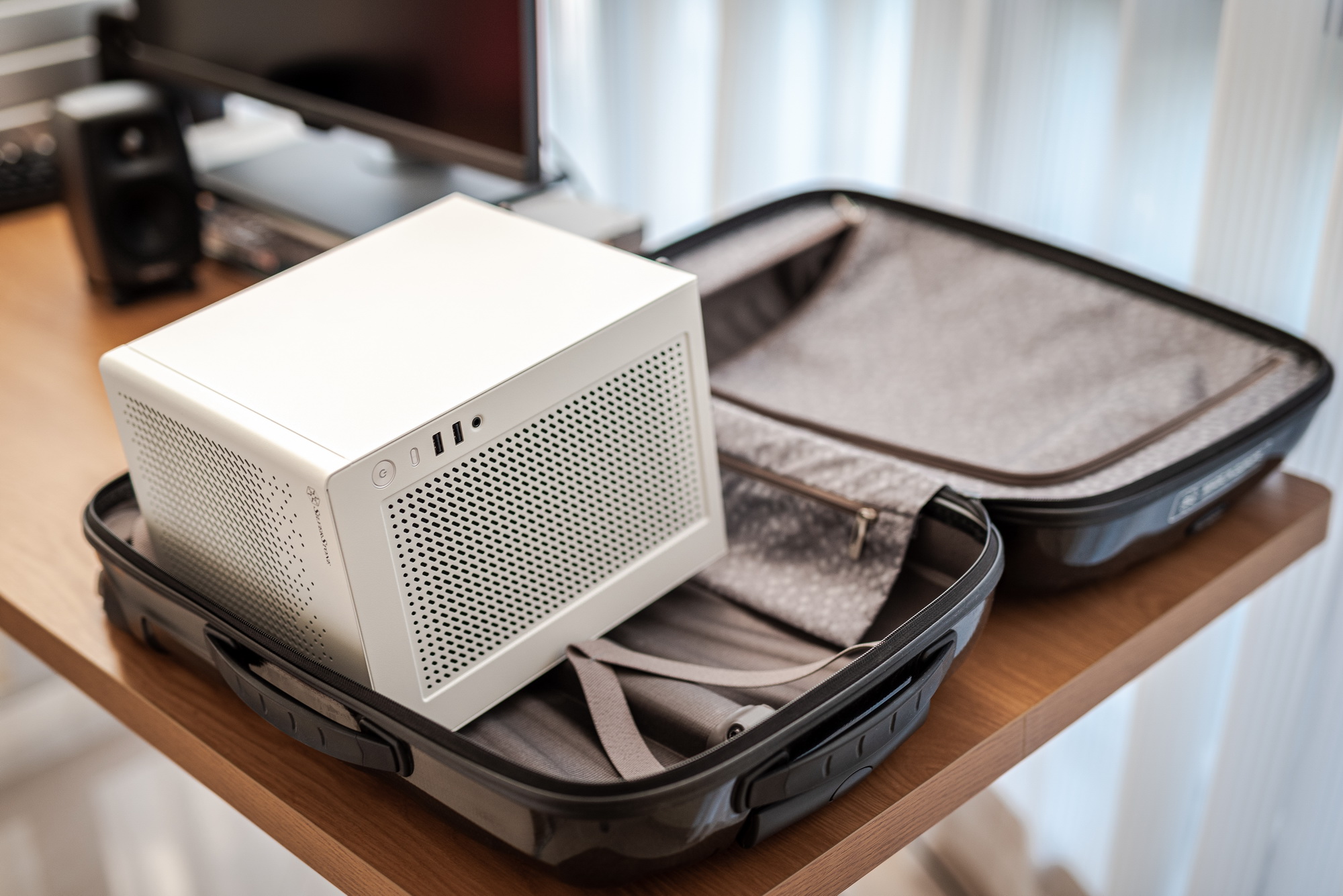 你也可以轻松装的白色ITX小钢炮：银欣SG16装机指南