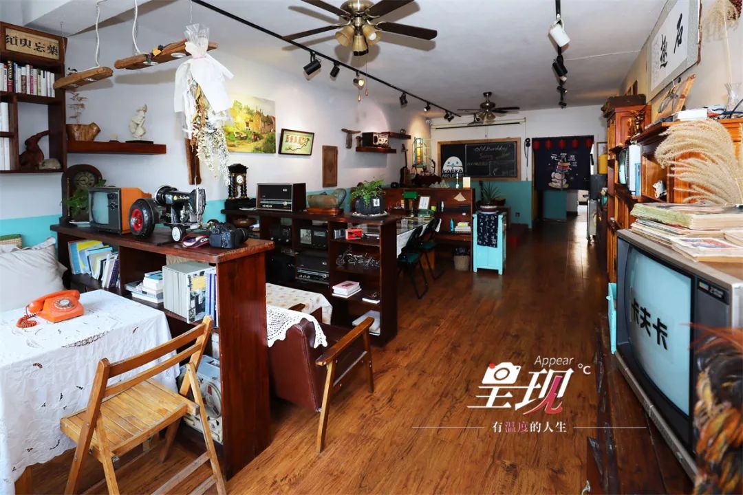 “宝藏青年”从北京到威海，在海边开复古咖啡馆，择一城等一人