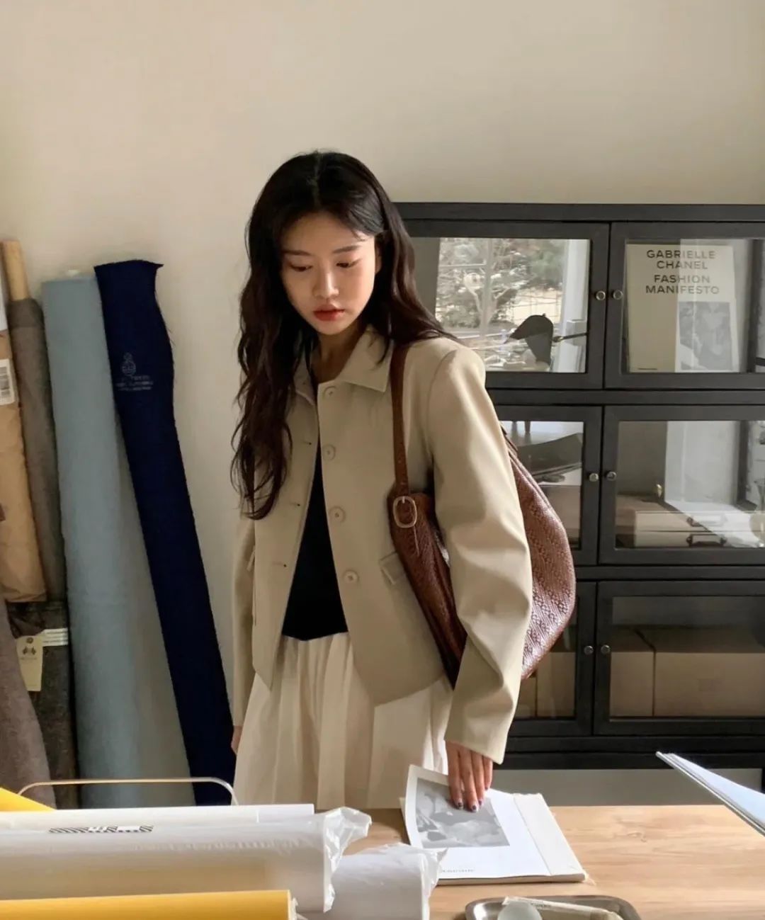 燕麦色搭配什么颜色好看,今年冬天流行燕麦色耐看又高级