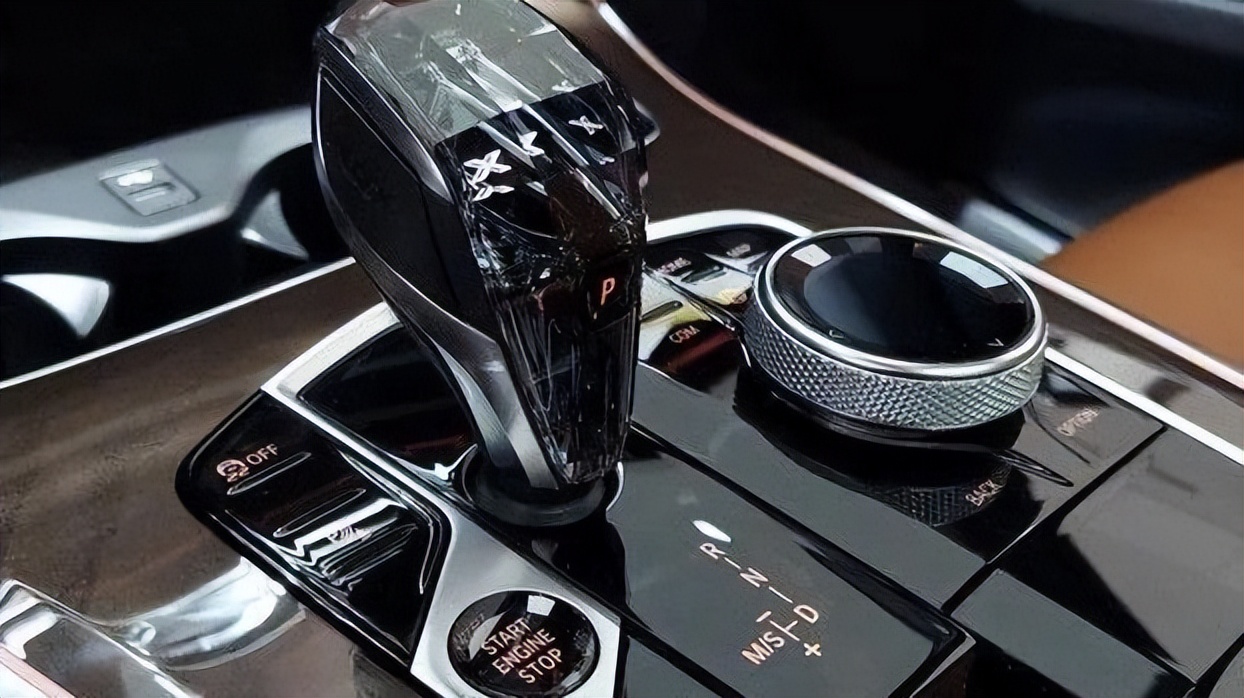 最新款公路之王宝马x5,新款宝马x5宽度超2米