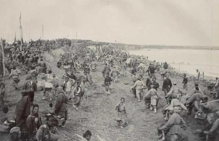 民间医治跌打损伤的膏药,一副膏药