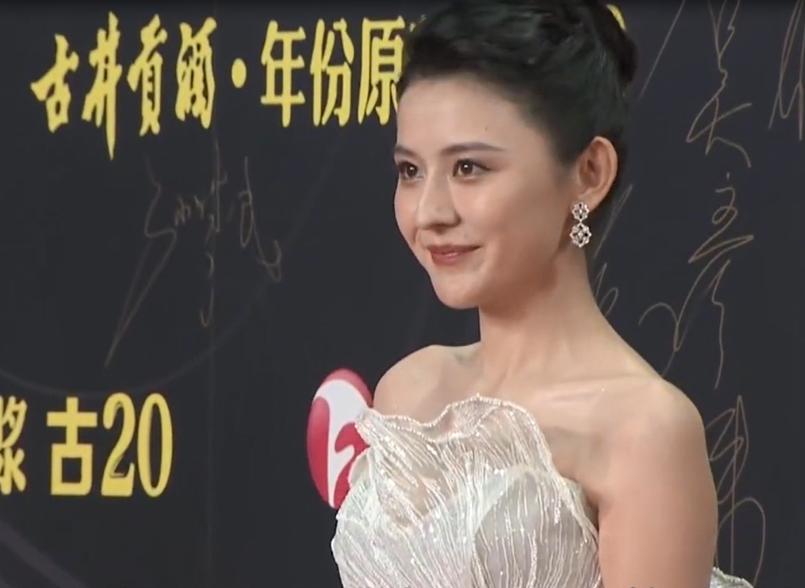 carrie经纪人多大,carrie签约艺人