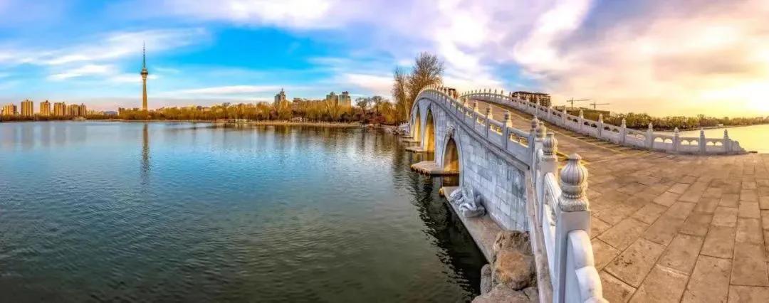 美好春景举家游,美好春日