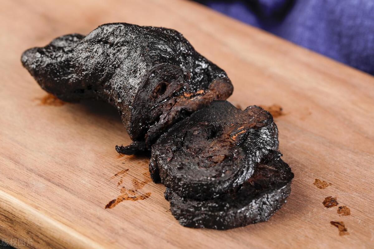 枸杞泡水喝了有什么好处和坏处,枸杞泡水喝好处虽多但也有讲究