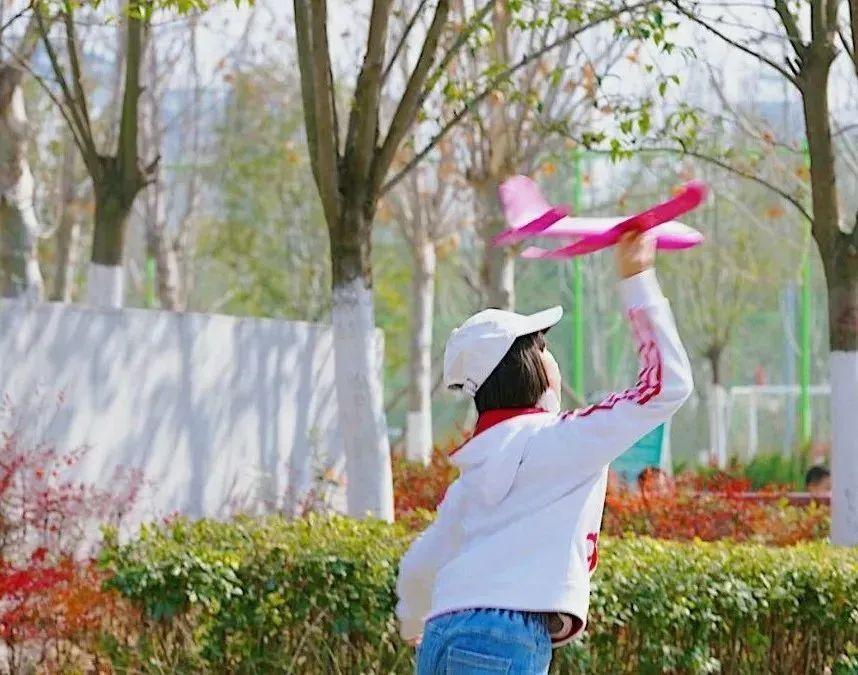 骑行打卡景点,湿地骑行观风景