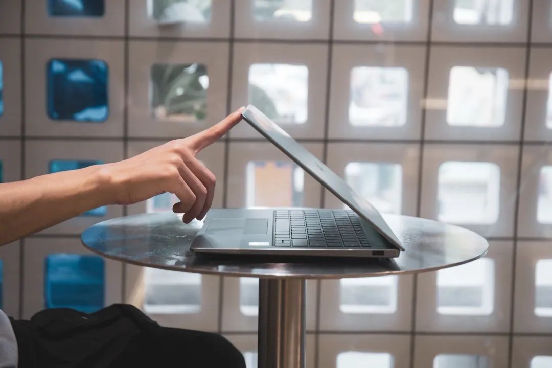 华为matebook14语言翻译,华为matebook16如何实现实时翻译