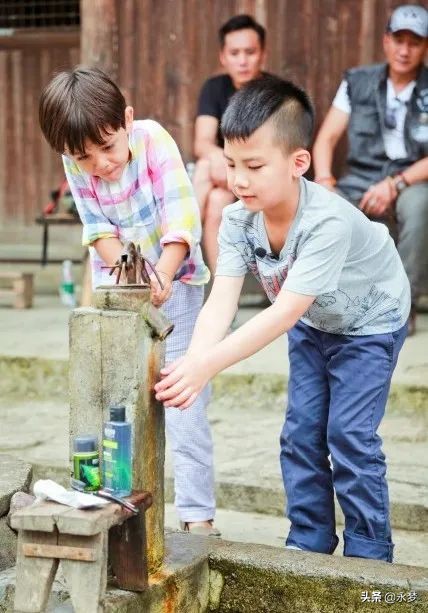 13岁，顶级Alpha，阿姨们都在等他出道