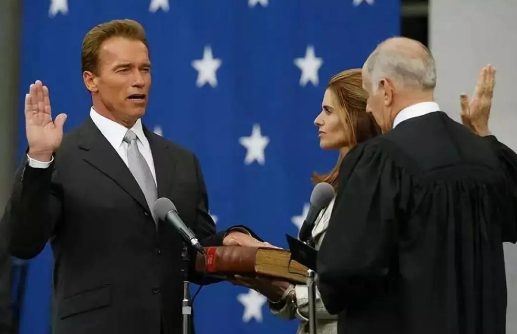 硬汉施瓦辛格原版,施瓦辛格硬汉完整版