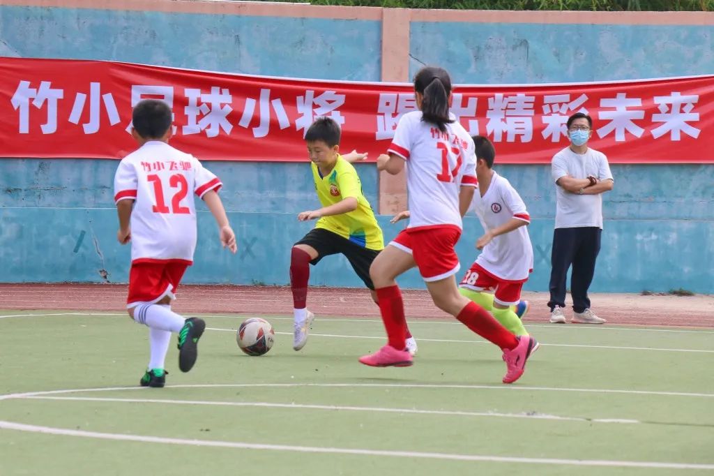 中山市校园足球联赛初中组,中山区第11小学总校直播足球比赛