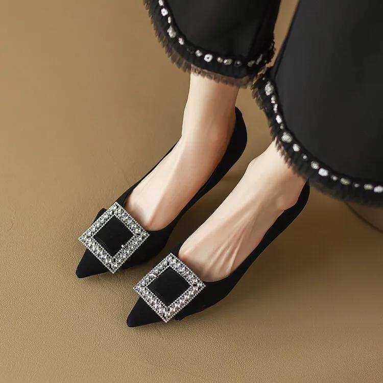 金属方扣软皮时尚百搭高跟鞋,精致大方高跟鞋