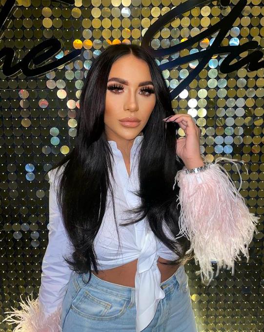 曼城海王再传不忠绯闻!出国度假钓00后女星,正牌女友继续原谅?