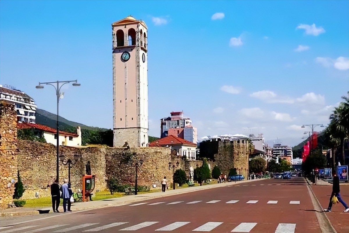 喂不饱的白眼狼完整版,喂不饱的白眼狼是什么