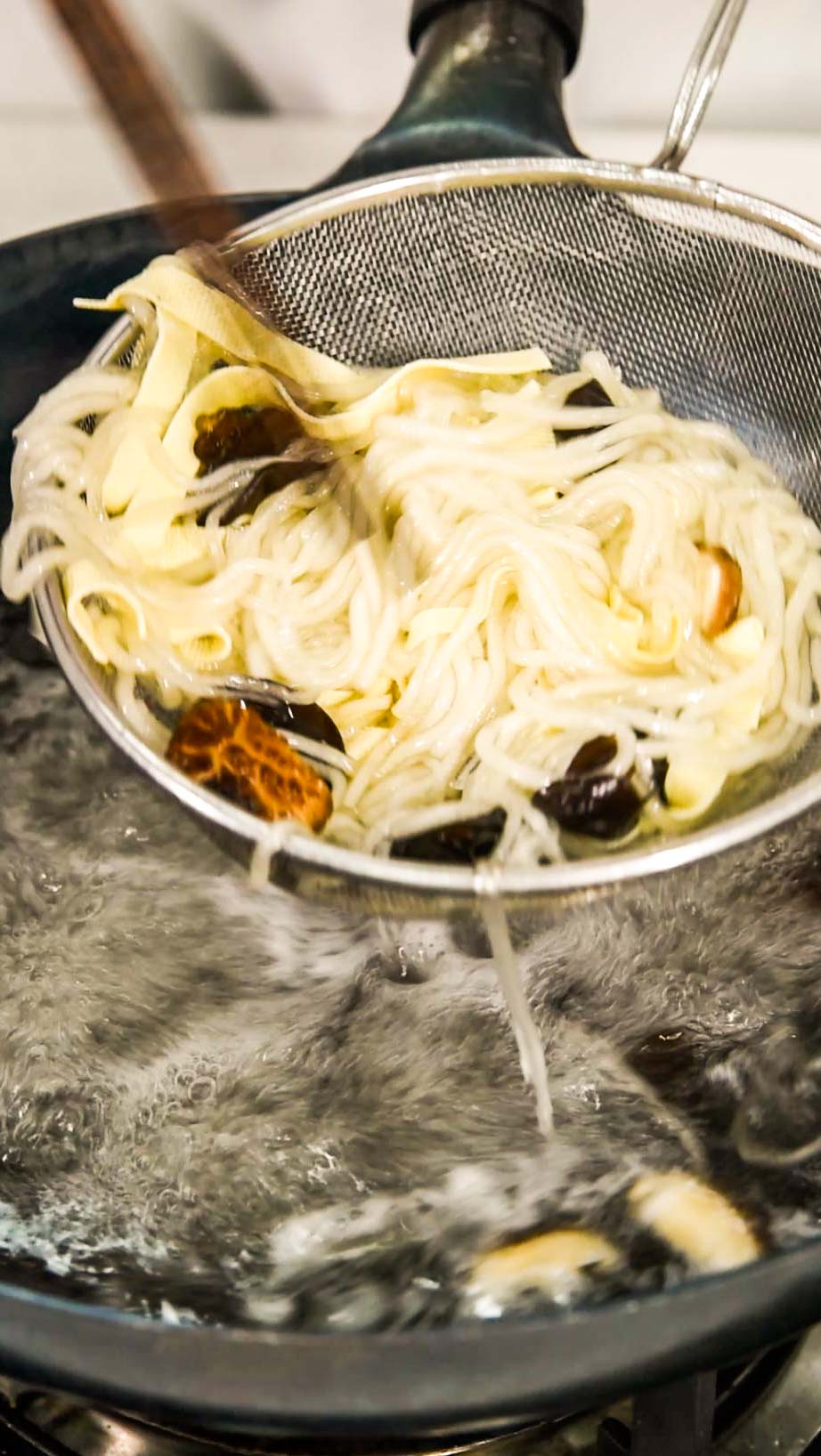 麻辣烫怎么做好吃麻辣底料配方,想吃麻辣烫不知道该怎么做