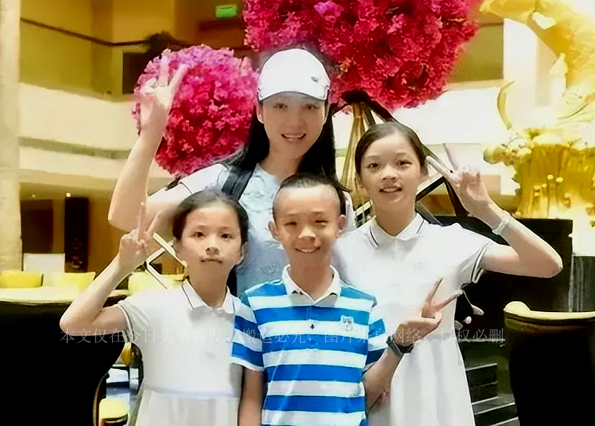 主持人周群感动落泪,主持人周群在央视