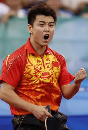 马龙夺冠时张继科和许昕的反应,中国乒乓球马龙和许昕谁强