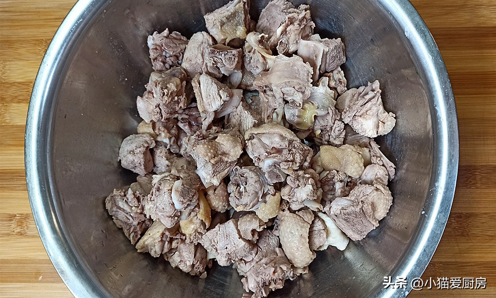 魔芋烧鸭最正宗川味做法,四川魔芋烧鸭的正宗做法