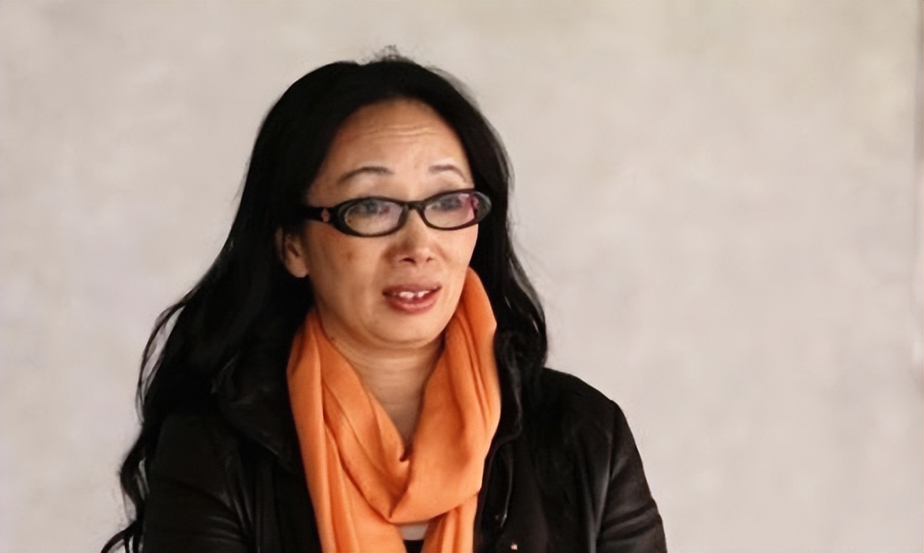 23岁女富豪生活奢靡,黑龙江女首富离婚