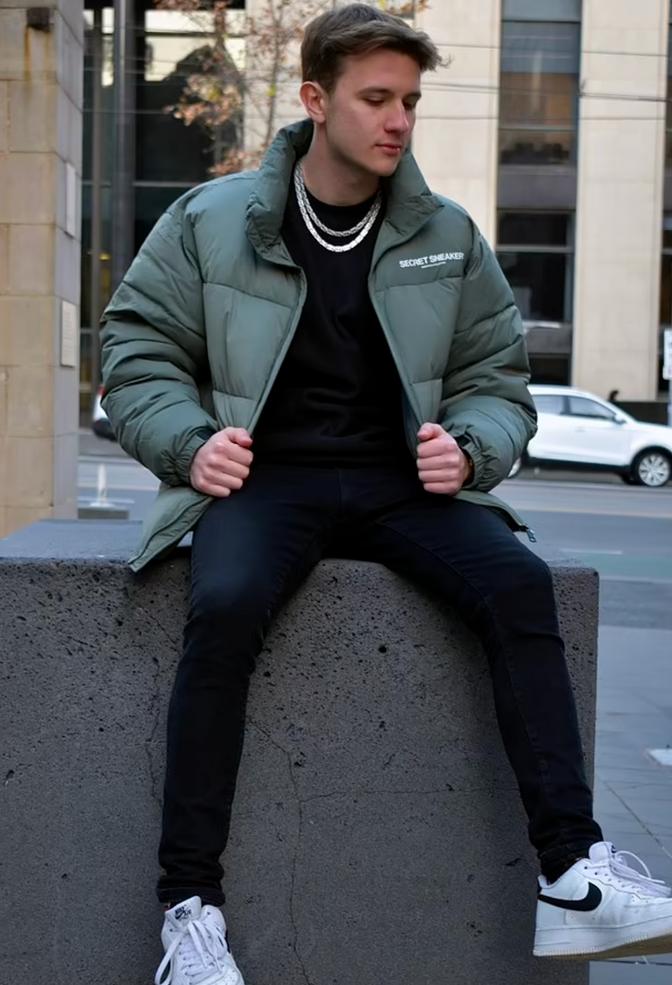 在街头各种送钱送花澳洲网红塌了！靠行善视频赚流量，网友喷了