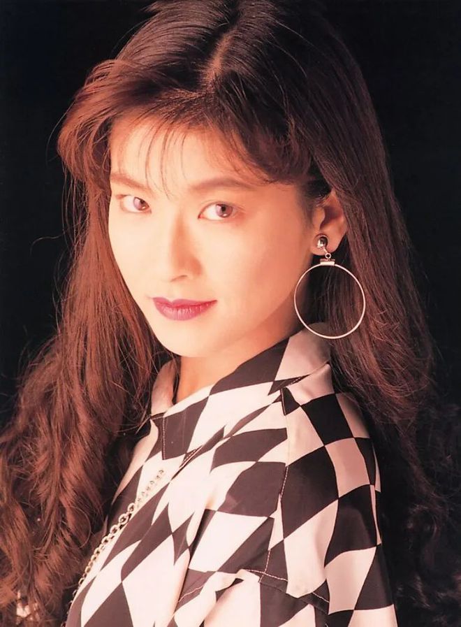 蜡笔小新里提到的女星在第几集,蜡笔小新喜欢的日本女星真人版