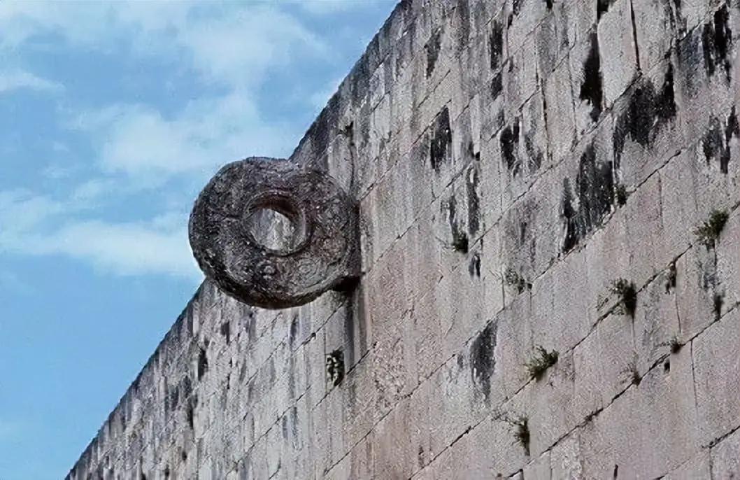 足球只是游戏吗,足球真的就只是一项运动吗