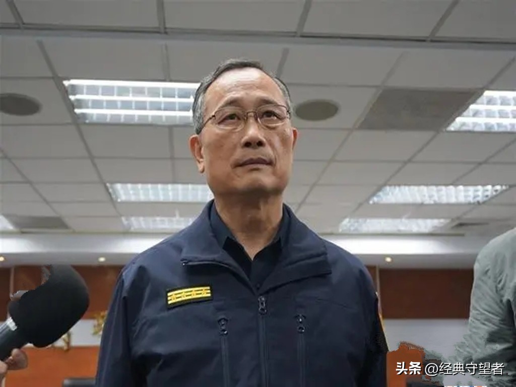 台湾统派在*独台**分子铜像前高举五星红旗演讲被捕，法官宣判：无罪