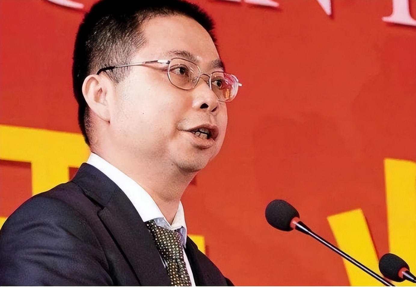 方脸哥姚启圣,白手起家方脸哥身价多少