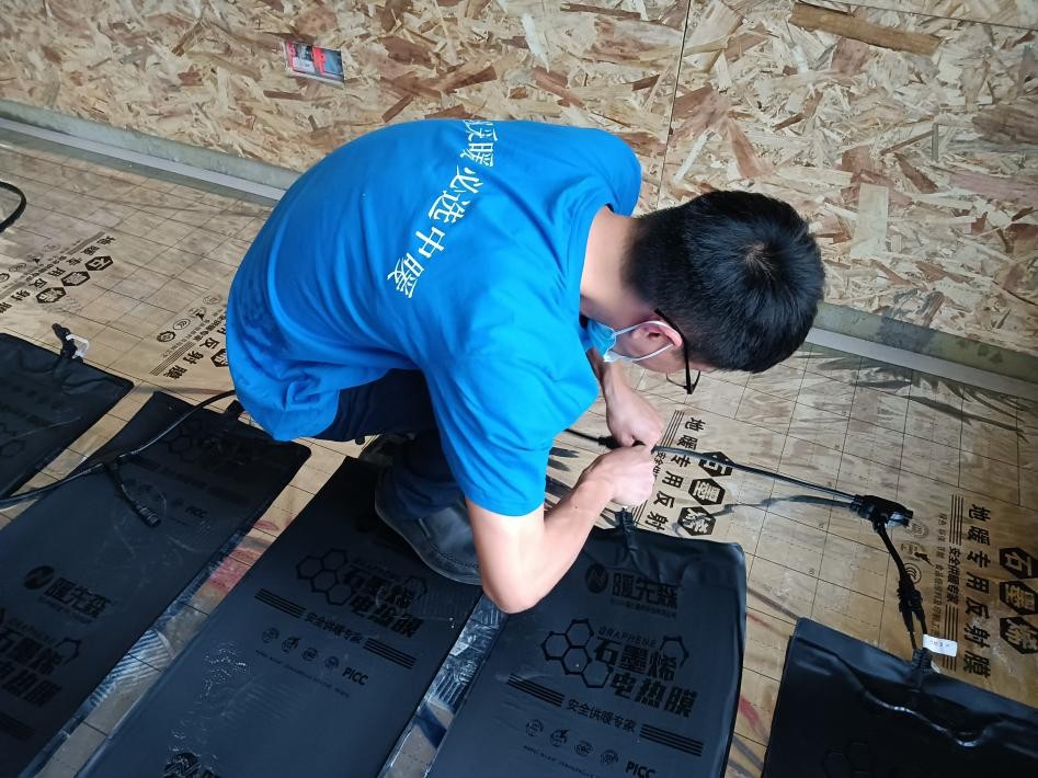 本溪石墨烯封套膜地暖施工,德国德硕石墨烯地暖管施工视频