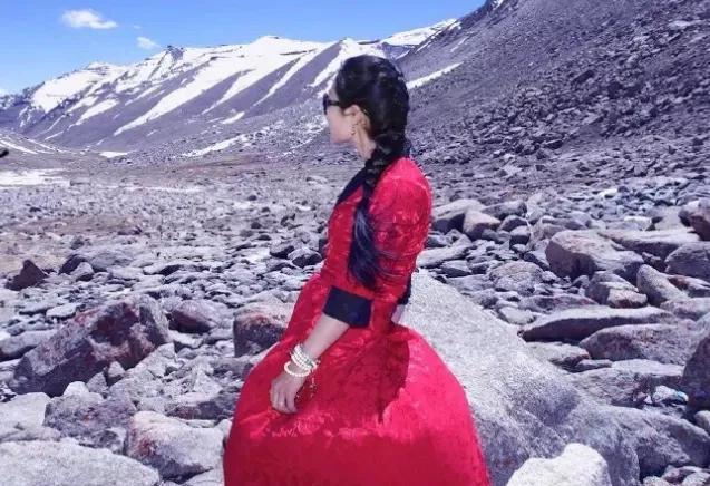 天津足球王曦梁,央视足球女主持人王梁