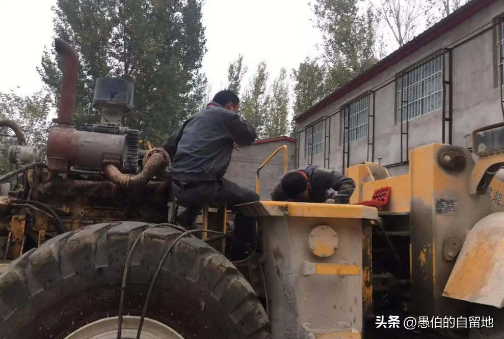 干爹迎娶新欢，许诺他继承家业变了卦，心理失衡的他走上了不归路