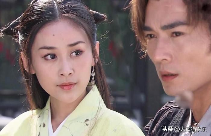 “荧幕女兵”的消亡史：蛇精脸、大浓妆，求你们别再*辱侮**战士了