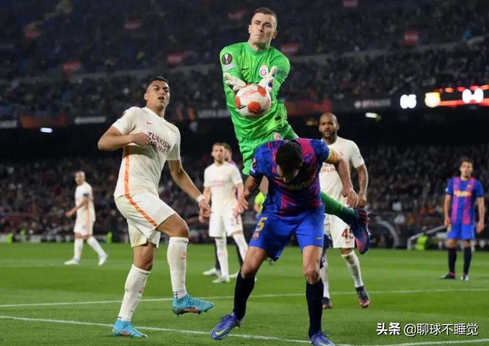 加拉塔萨雷vs巴萨！为啥布教授回归巴萨还不太靠谱？三分钟看明白