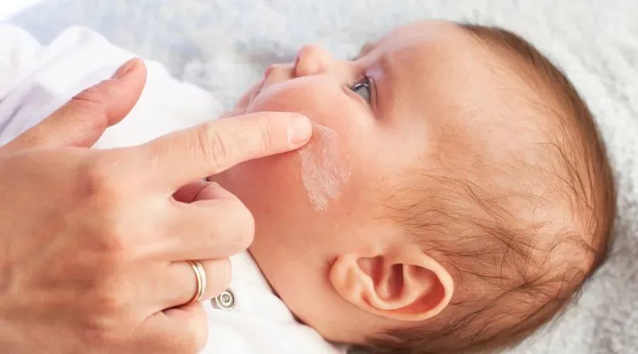 冬季干燥季节要怎么护肤,冬季怎么补水保湿护肤