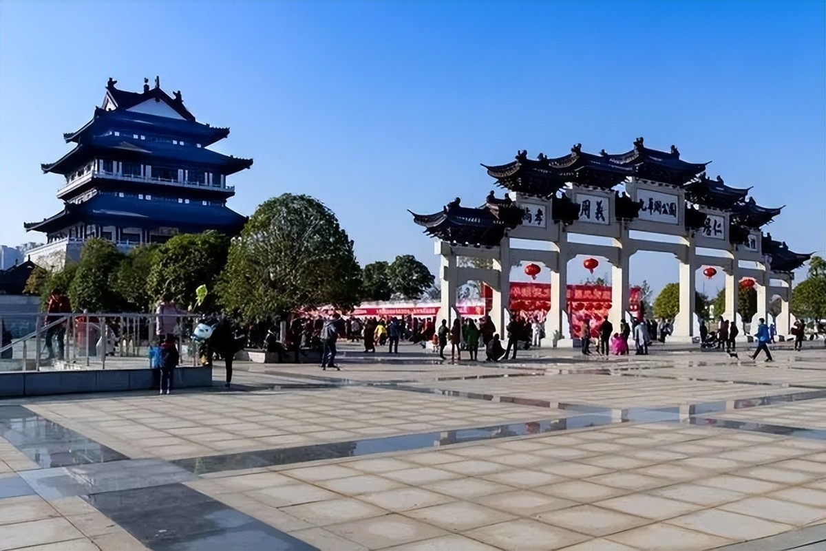 毛主席是始祖毛太华第20代子孙，毛太华是哪里人呢？