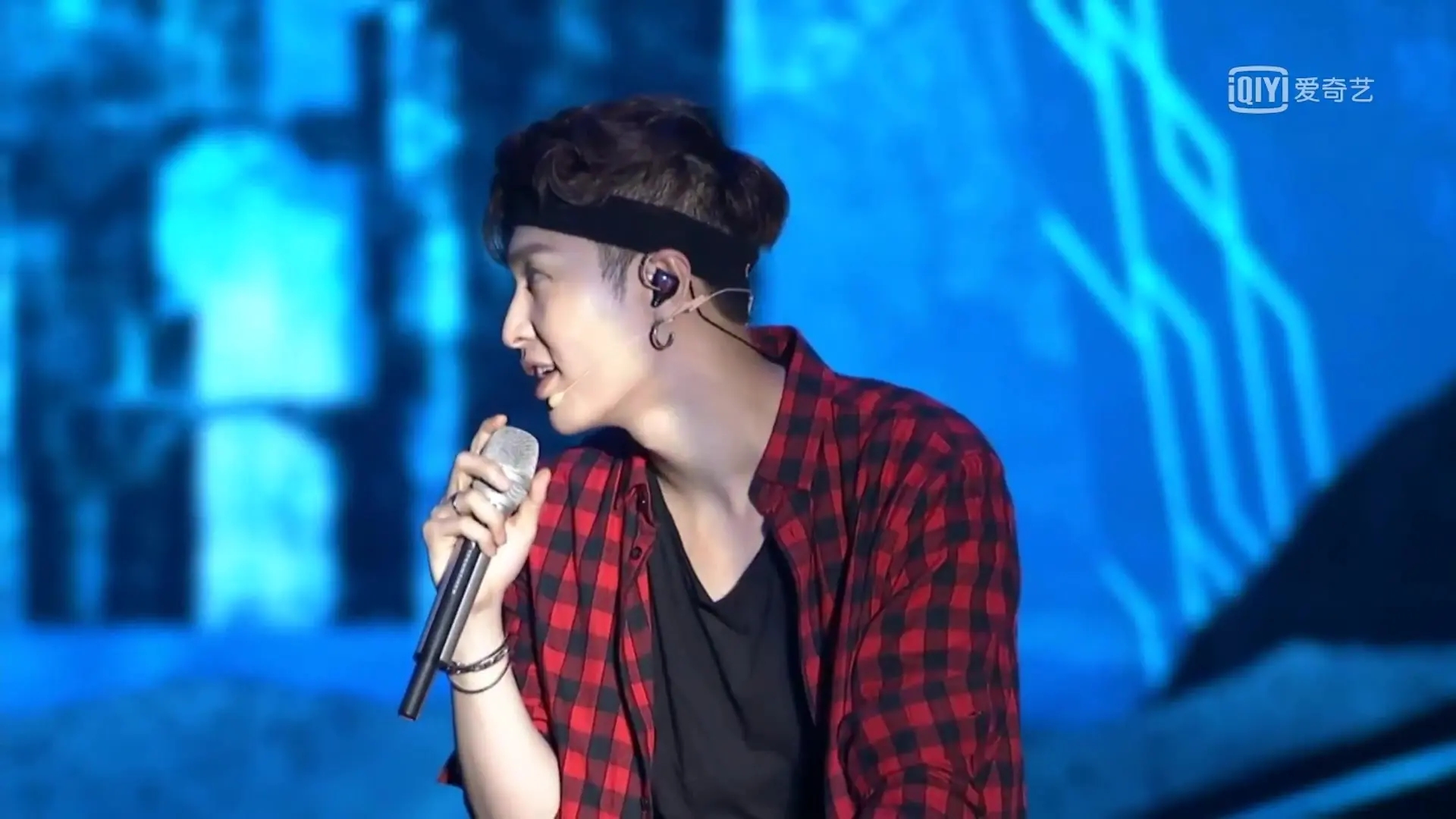 张艺兴说写不出好听歌的原因原版,张艺兴的歌为啥火不了