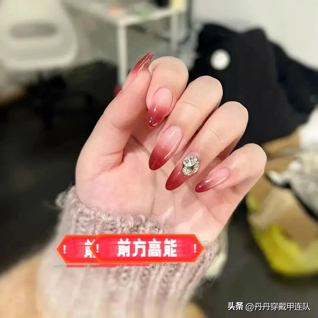 短款猫眼美甲显白黄黑皮图片,胖手显白美甲夏季黄黑皮短甲