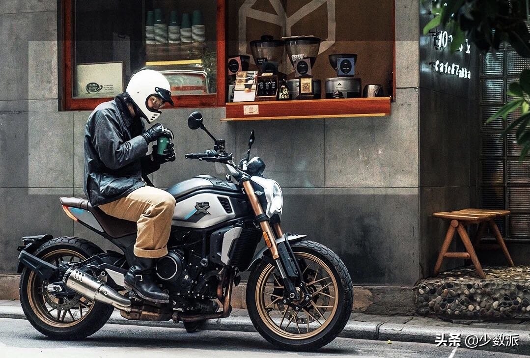 新手学驾驶三轮摩托车的具体步骤,想入坑摩托车的新手该从哪里开始