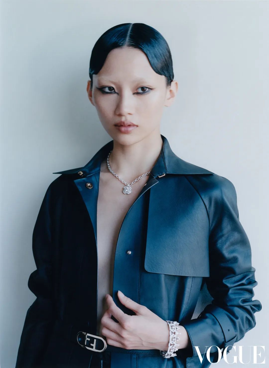 穿黑色套装,秋冬穿黑色套装