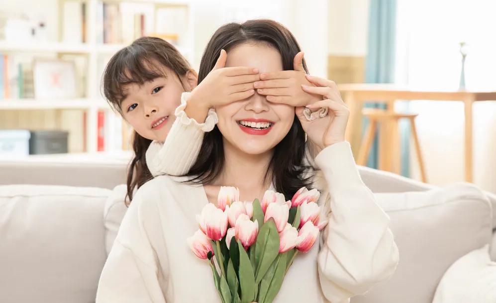 母亲节给朋友暖心祝福语,母亲节祝福语简短小学生最感动