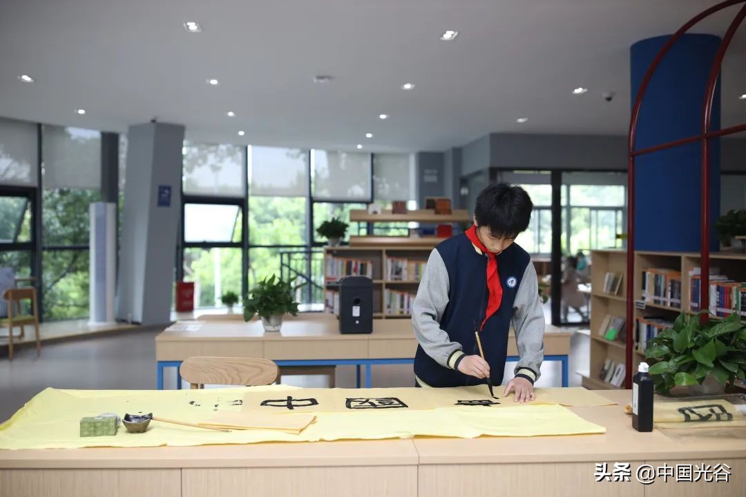 认识800种鸟，为癌症病人蓄长发，长大想当乔布斯……新时代的光谷少年，未来可期！