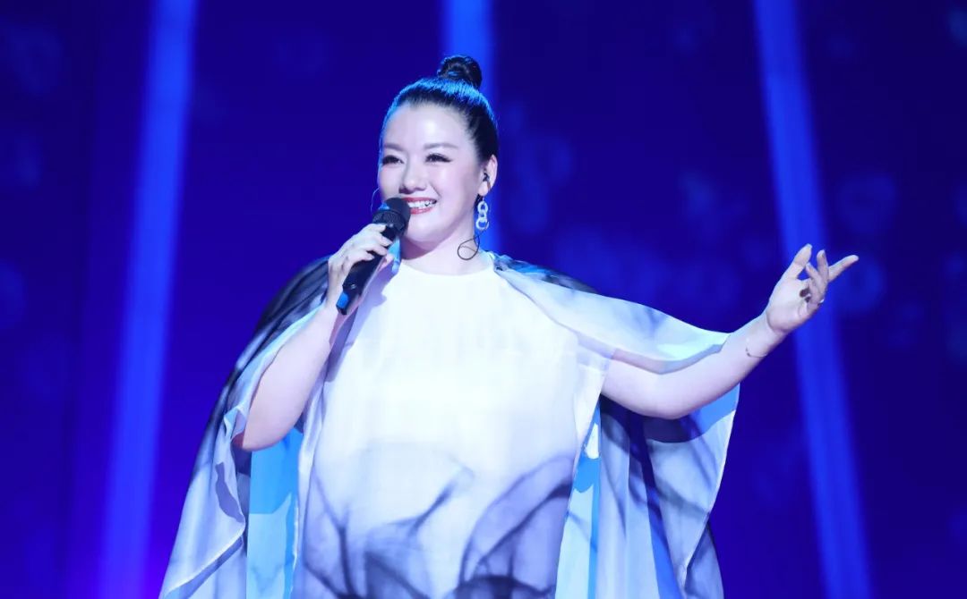 汤非歌乡愁,汤非爱上一座城