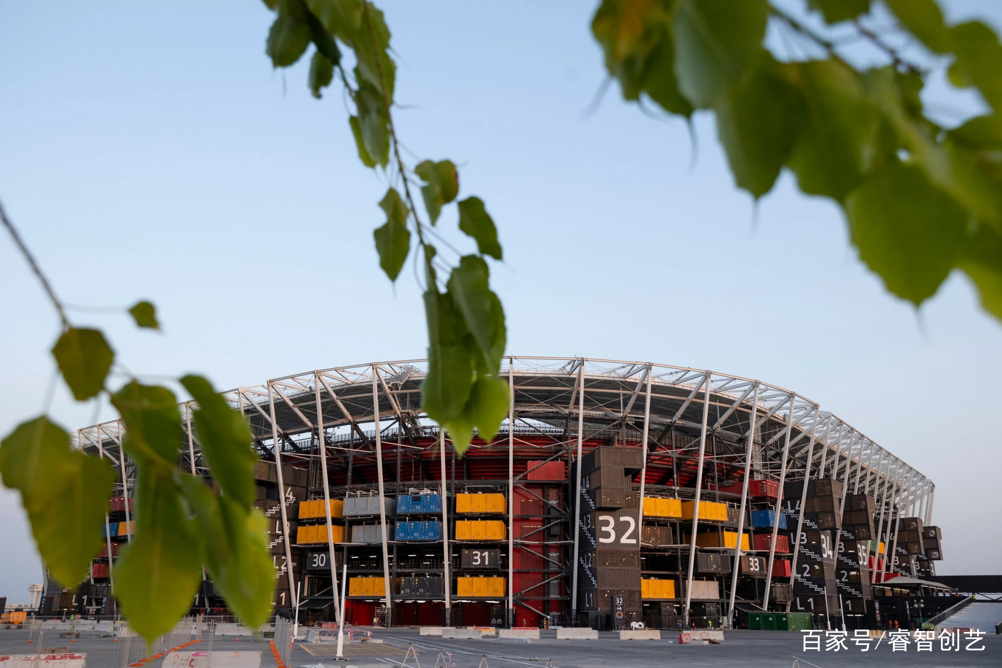 世界杯球场货柜,用纸箱子做足球球场