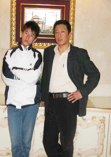 警察看见丁勇岱拔枪,丁勇岱现实遇警察