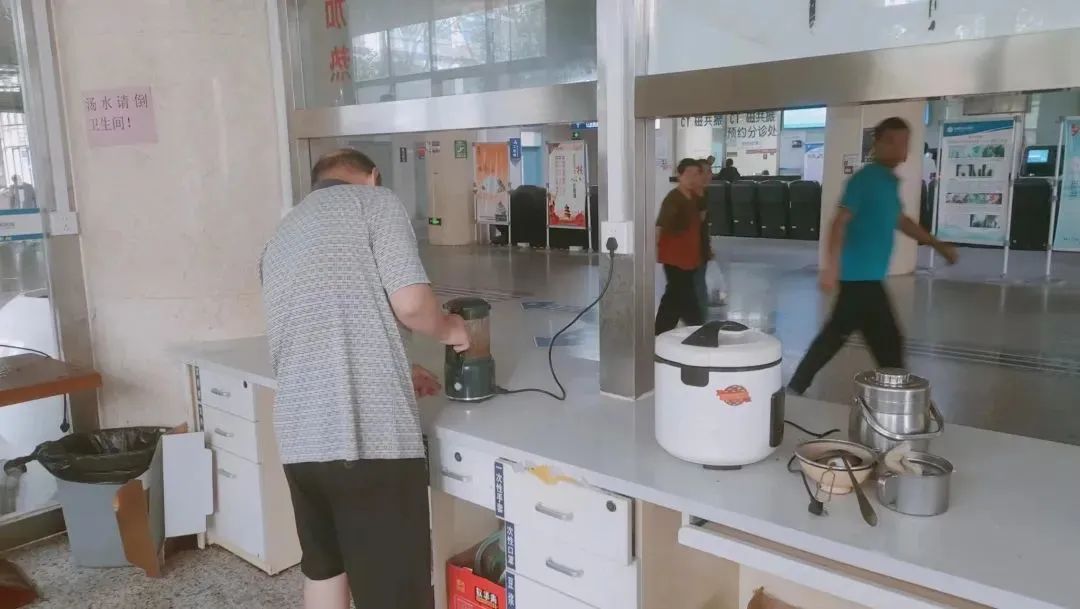 涉县医院爱心厨房做饭,东明县人民医院营养食堂