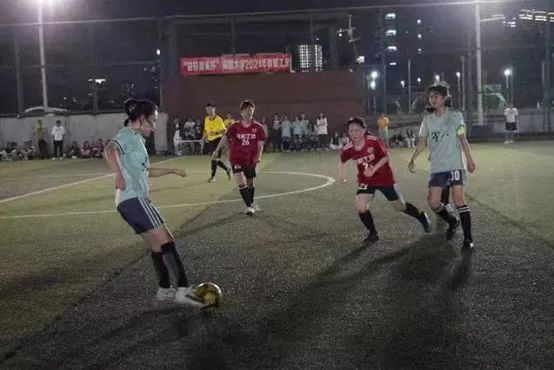 高校足球氛围解密|深圳大学