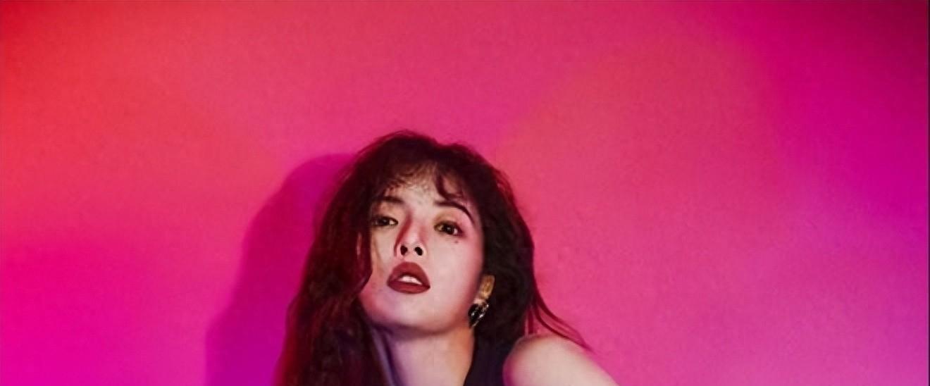 韩国女星泫雅穿露脐上衣,韩国女星泫雅网络晒照